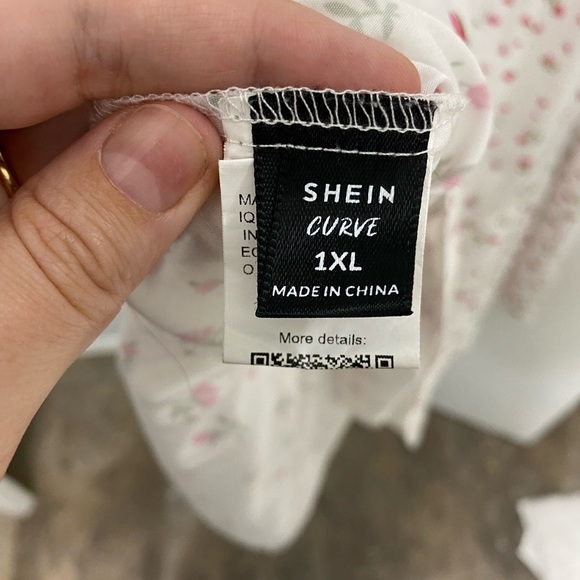 Cottagecore Floral Dress - Picture 5 of 7